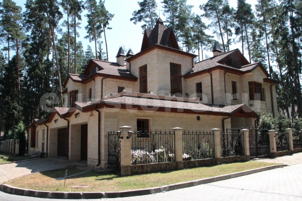 Отделка фасада песчаником