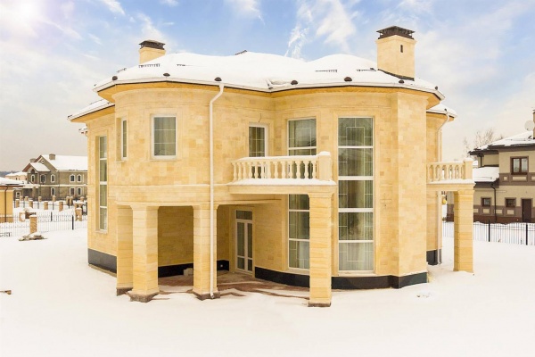 Фасад из песчаника