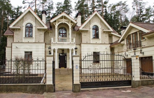 Отделка фасада известняком