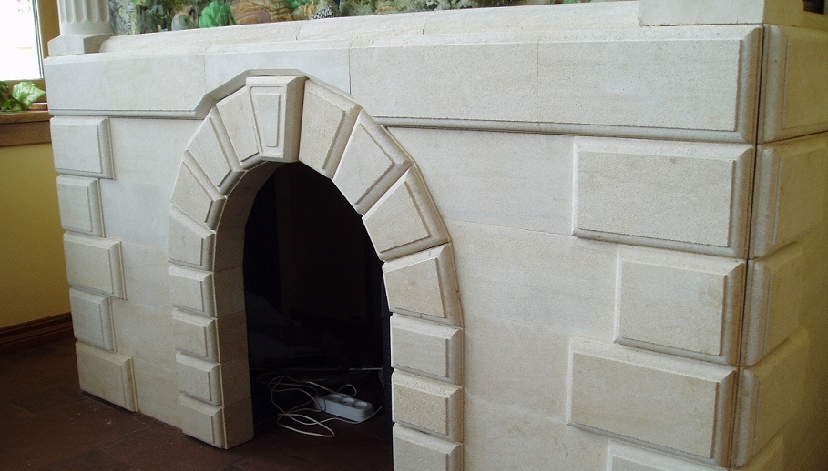 камин из песчаника белого.JPG