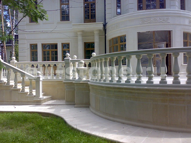 Облицовка дома дагестанским камнем