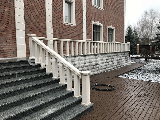 Облицовка фасада дома известняком