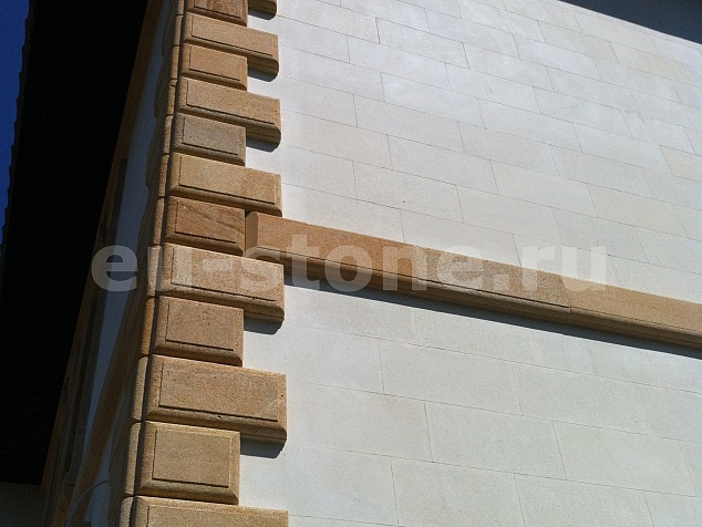 Облицовка дома известняком