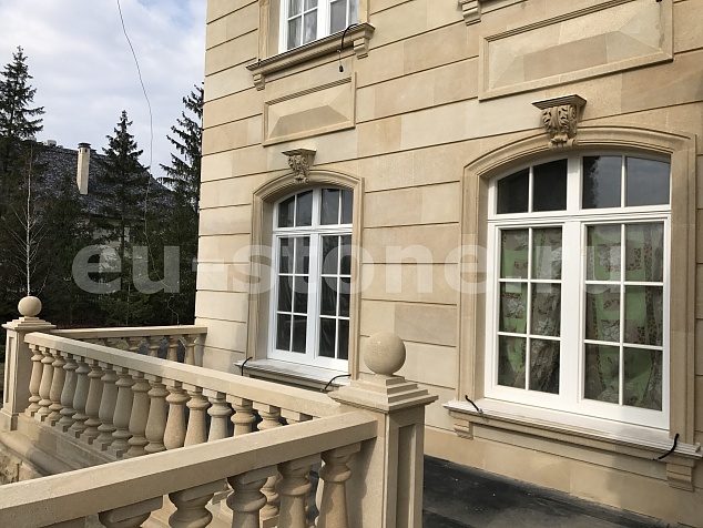 Фасад из ракушечника