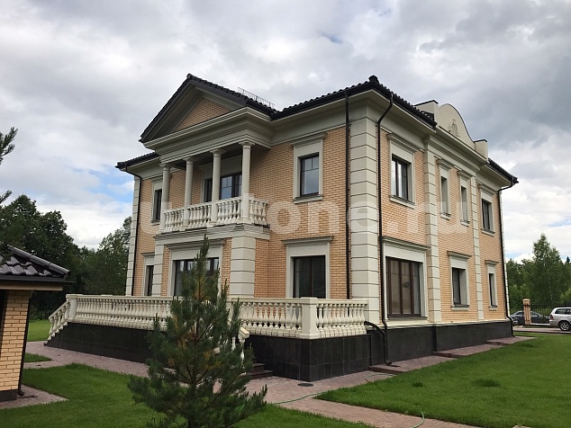 Отделка дома известняком