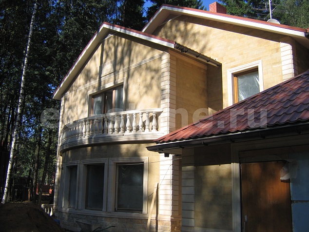 Отделка фасада ракушечником