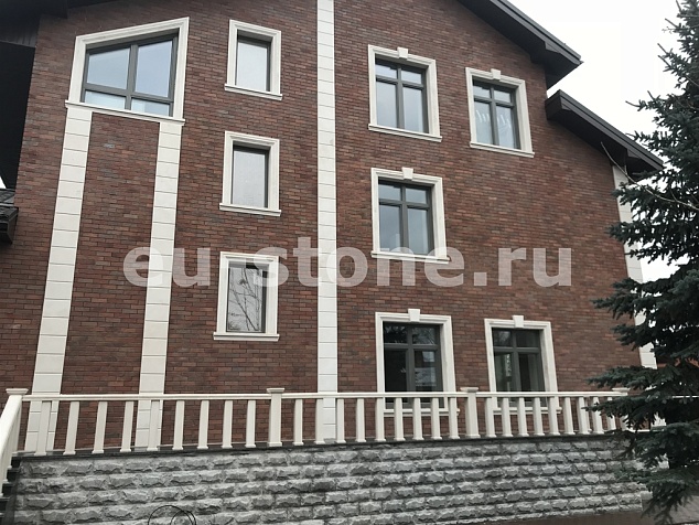 Облицовка фасада дома известняком