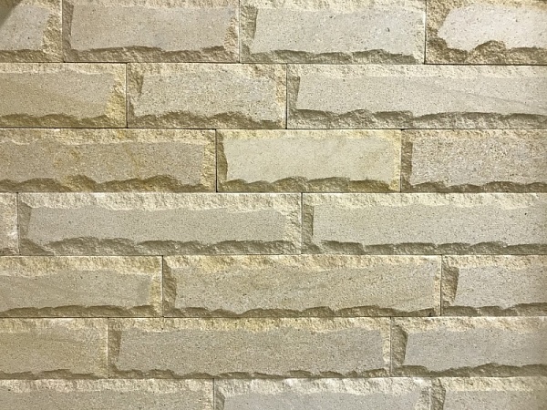 Камень песчаник бежевый со сколом