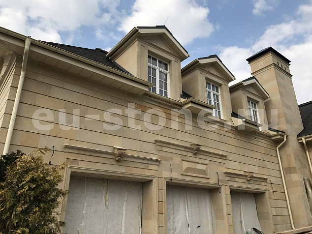 Фасад из ракушечника