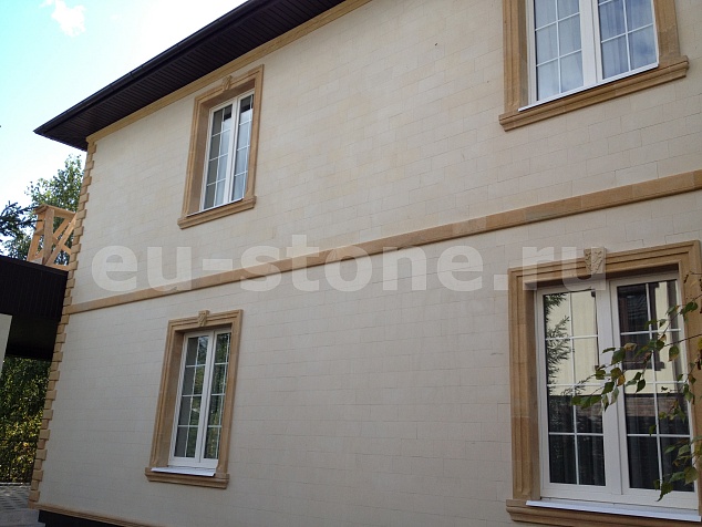 Облицовка дома известняком