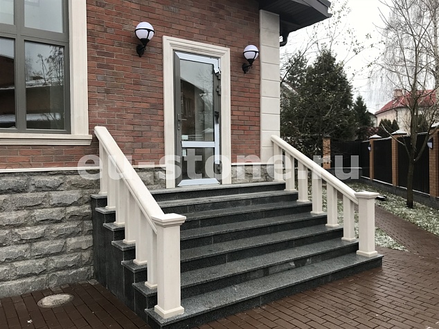 Облицовка фасада дома известняком