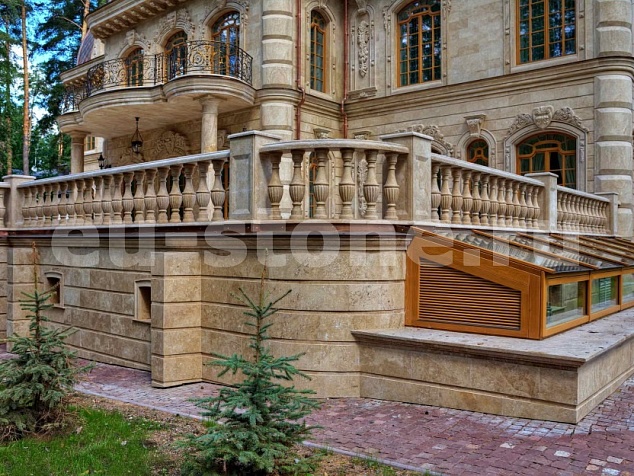 Фасады из травертина
