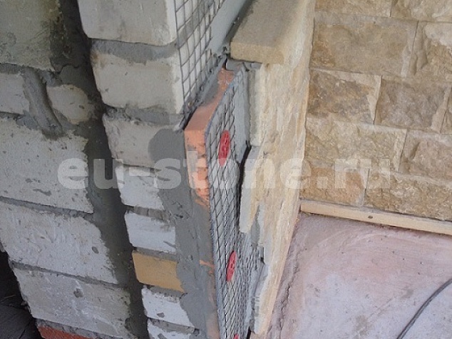 Облицовка цоколя дагестанским камнем