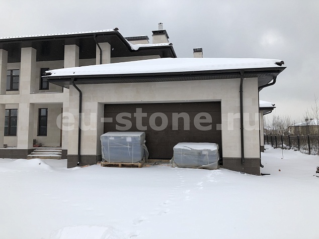 Отделка фасада доломитом