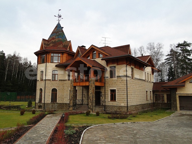 Облицовка дома ракушечником