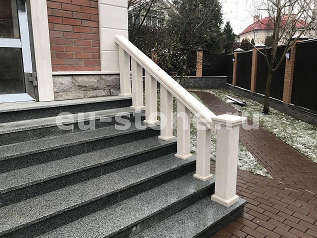 Облицовка фасада дома известняком