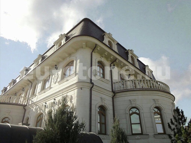 Фасад из натурального известняка