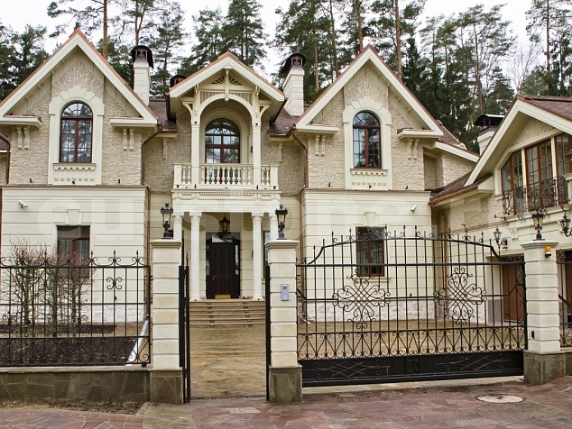 Отделка фасада известняком