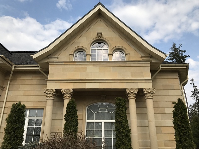 Фасад из ракушечника