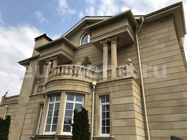 Фасад из ракушечника