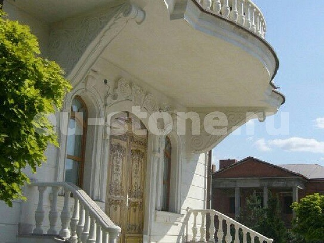 Фасад из натурального известняка