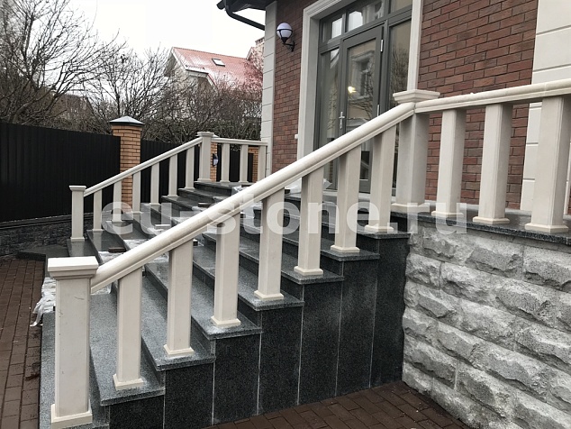 Облицовка фасада дома известняком