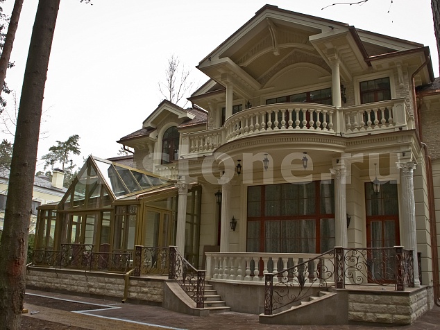 Отделка фасада известняком